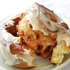caramel pecan roll